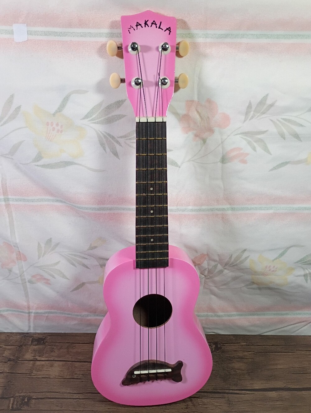 Kala MaKala Dolphin Mahogany/Composite Soprano Ukulele, Pink Burst